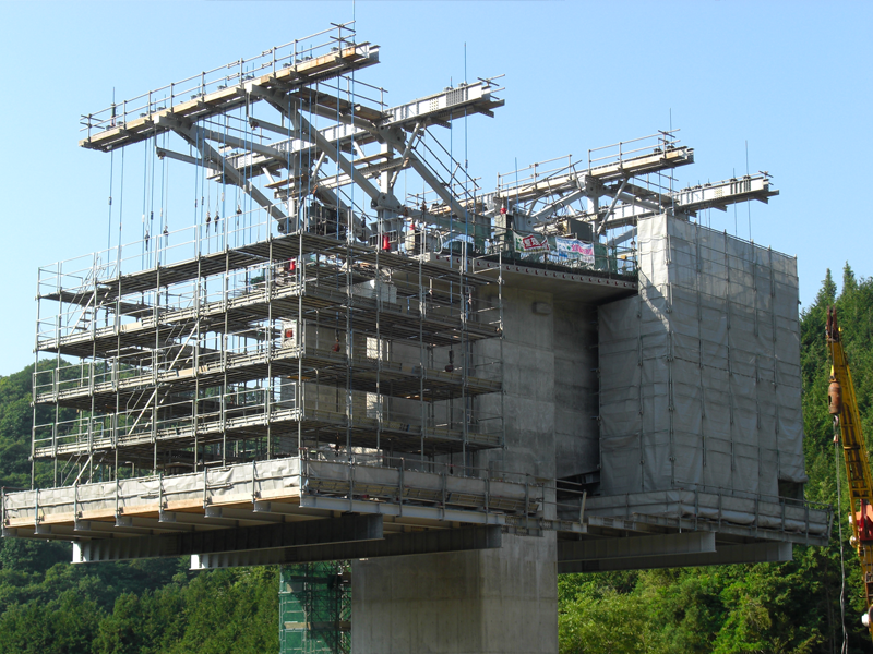 押出し架設工法