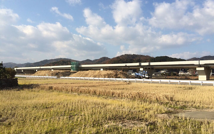 株式会社永和工業は橋梁工事最先端の技術で橋梁の建設に取り組むプロフェッショナル集団です。技術力向上に努め、橋梁など鋼構造物の架設に携わり生活や産業を支える基幹として貢献しております