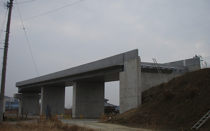 株式会社永和工業は橋梁工事最先端の技術で橋梁の建設に取り組むプロフェッショナル集団です。技術力向上に努め、橋梁など鋼構造物の架設に携わり生活や産業を支える基幹として貢献しております