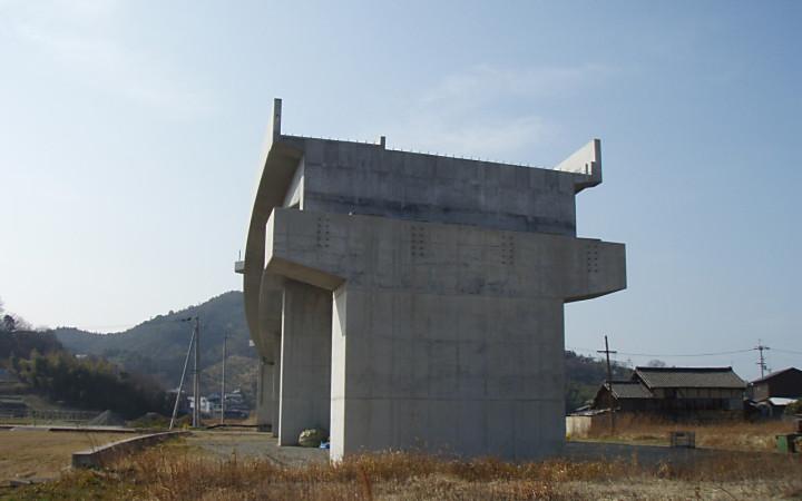 株式会社永和工業は橋梁工事最先端の技術で橋梁の建設に取り組むプロフェッショナル集団です。技術力向上に努め、橋梁など鋼構造物の架設に携わり生活や産業を支える基幹として貢献しております