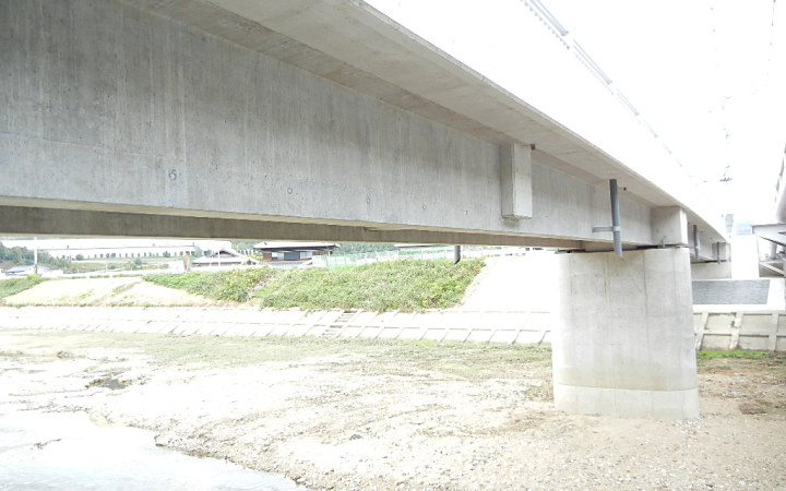 株式会社永和工業は橋梁工事最先端の技術で橋梁の建設に取り組むプロフェッショナル集団です。技術力向上に努め、橋梁など鋼構造物の架設に携わり生活や産業を支える基幹として貢献しております