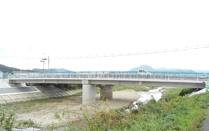 株式会社永和工業は橋梁工事最先端の技術で橋梁の建設に取り組むプロフェッショナル集団です。技術力向上に努め、橋梁など鋼構造物の架設に携わり生活や産業を支える基幹として貢献しております