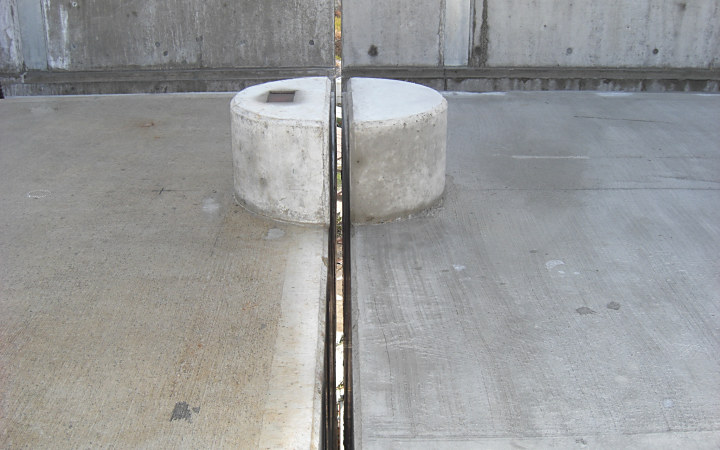 株式会社永和工業は橋梁工事最先端の技術で橋梁の建設に取り組むプロフェッショナル集団です。技術力向上に努め、橋梁など鋼構造物の架設に携わり生活や産業を支える基幹として貢献しております