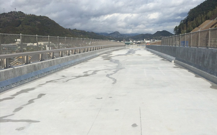 株式会社永和工業は橋梁工事最先端の技術で橋梁の建設に取り組むプロフェッショナル集団です。技術力向上に努め、橋梁など鋼構造物の架設に携わり生活や産業を支える基幹として貢献しております