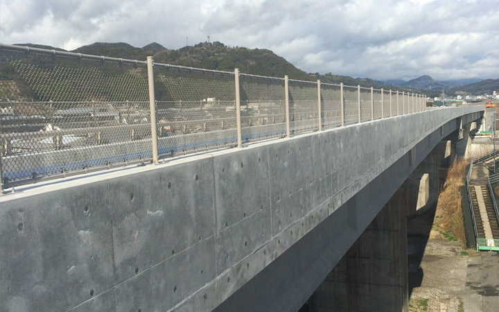 株式会社永和工業は橋梁工事最先端の技術で橋梁の建設に取り組むプロフェッショナル集団です。技術力向上に努め、橋梁など鋼構造物の架設に携わり生活や産業を支える基幹として貢献しております