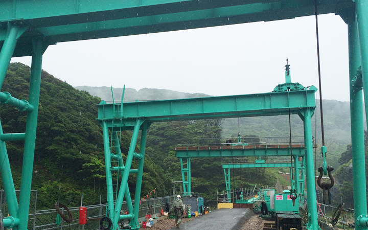 株式会社永和工業は橋梁工事最先端の技術で橋梁の建設に取り組むプロフェッショナル集団です。技術力向上に努め、橋梁など鋼構造物の架設に携わり生活や産業を支える基幹として貢献しております