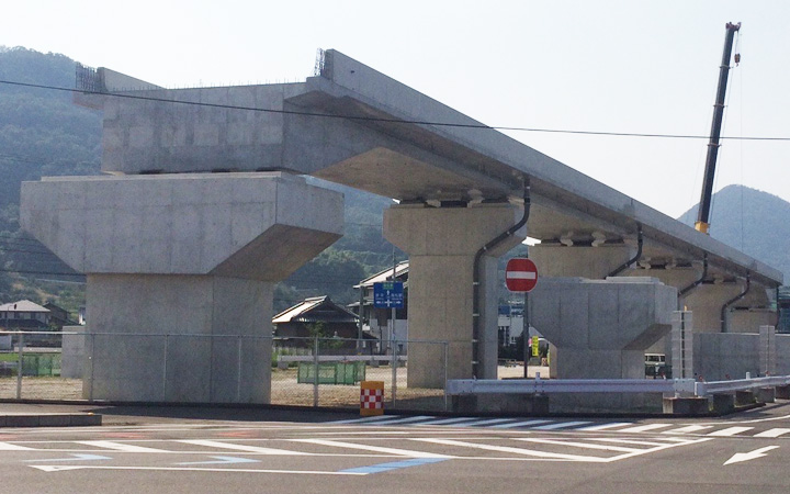 株式会社永和工業は橋梁工事最先端の技術で橋梁の建設に取り組むプロフェッショナル集団です。技術力向上に努め、橋梁など鋼構造物の架設に携わり生活や産業を支える基幹として貢献しております