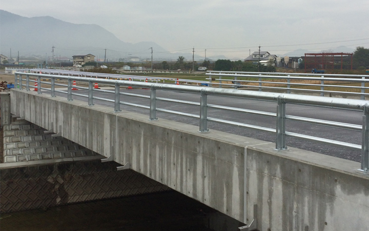 株式会社永和工業は橋梁工事最先端の技術で橋梁の建設に取り組むプロフェッショナル集団です。技術力向上に努め、橋梁など鋼構造物の架設に携わり生活や産業を支える基幹として貢献しております