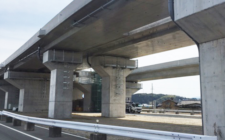 株式会社永和工業は橋梁工事最先端の技術で橋梁の建設に取り組むプロフェッショナル集団です。技術力向上に努め、橋梁など鋼構造物の架設に携わり生活や産業を支える基幹として貢献しております