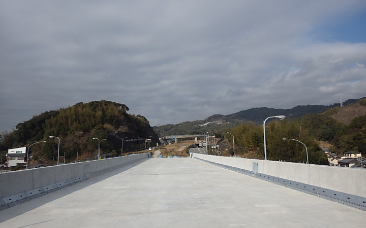 株式会社永和工業は橋梁工事最先端の技術で橋梁の建設に取り組むプロフェッショナル集団です。技術力向上に努め、橋梁など鋼構造物の架設に携わり生活や産業を支える基幹として貢献しております