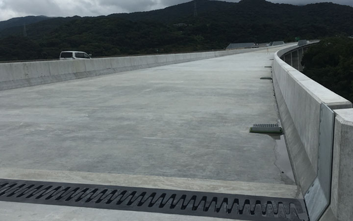 株式会社永和工業は橋梁工事最先端の技術で橋梁の建設に取り組むプロフェッショナル集団です。技術力向上に努め、橋梁など鋼構造物の架設に携わり生活や産業を支える基幹として貢献しております