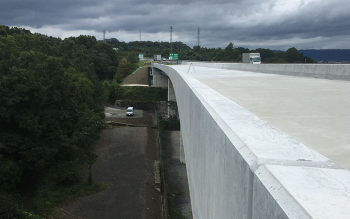 株式会社永和工業は橋梁工事最先端の技術で橋梁の建設に取り組むプロフェッショナル集団です。技術力向上に努め、橋梁など鋼構造物の架設に携わり生活や産業を支える基幹として貢献しております