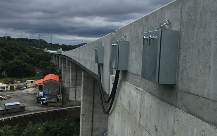 株式会社永和工業は橋梁工事最先端の技術で橋梁の建設に取り組むプロフェッショナル集団です。技術力向上に努め、橋梁など鋼構造物の架設に携わり生活や産業を支える基幹として貢献しております