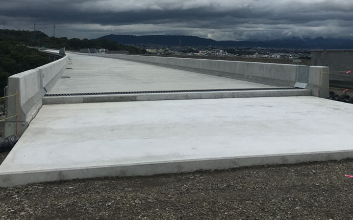 株式会社永和工業は橋梁工事最先端の技術で橋梁の建設に取り組むプロフェッショナル集団です。技術力向上に努め、橋梁など鋼構造物の架設に携わり生活や産業を支える基幹として貢献しております