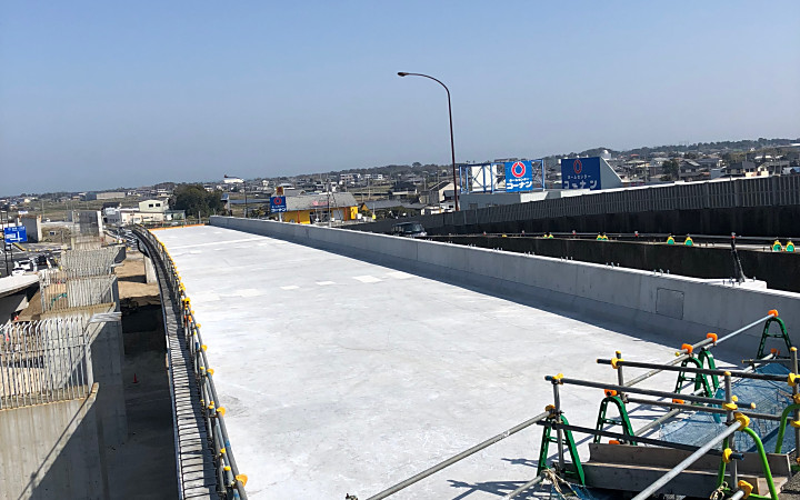 株式会社永和工業は橋梁工事最先端の技術で橋梁の建設に取り組むプロフェッショナル集団です。技術力向上に努め、橋梁など鋼構造物の架設に携わり生活や産業を支える基幹として貢献しております