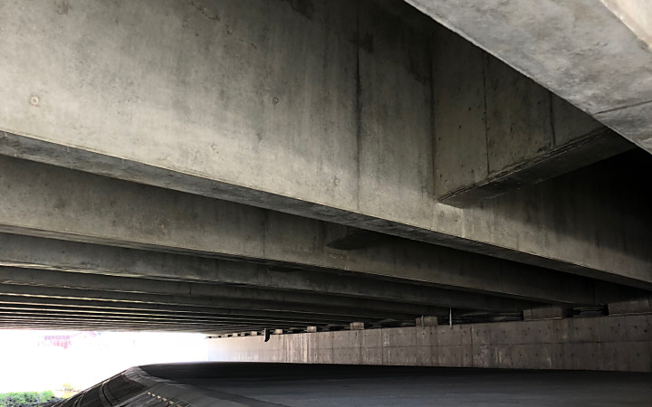 株式会社永和工業は橋梁工事最先端の技術で橋梁の建設に取り組むプロフェッショナル集団です。技術力向上に努め、橋梁など鋼構造物の架設に携わり生活や産業を支える基幹として貢献しております