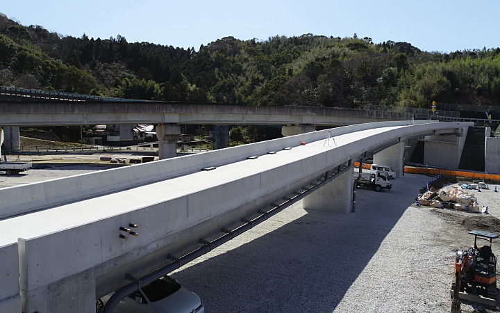 株式会社永和工業は橋梁工事最先端の技術で橋梁の建設に取り組むプロフェッショナル集団です。技術力向上に努め、橋梁など鋼構造物の架設に携わり生活や産業を支える基幹として貢献しております