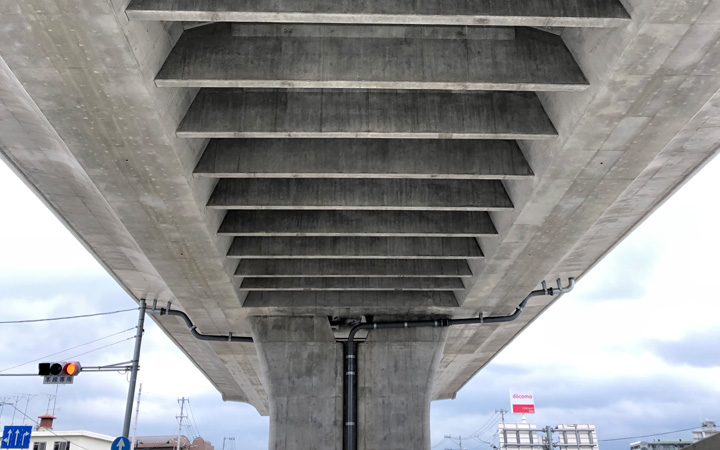 株式会社永和工業は橋梁工事最先端の技術で橋梁の建設に取り組むプロフェッショナル集団です。技術力向上に努め、橋梁など鋼構造物の架設に携わり生活や産業を支える基幹として貢献しております