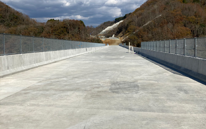 株式会社永和工業は橋梁工事最先端の技術で橋梁の建設に取り組むプロフェッショナル集団です。技術力向上に努め、橋梁など鋼構造物の架設に携わり生活や産業を支える基幹として貢献しております