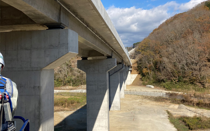 株式会社永和工業は橋梁工事最先端の技術で橋梁の建設に取り組むプロフェッショナル集団です。技術力向上に努め、橋梁など鋼構造物の架設に携わり生活や産業を支える基幹として貢献しております