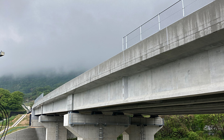 株式会社永和工業は橋梁工事最先端の技術で橋梁の建設に取り組むプロフェッショナル集団です。技術力向上に努め、橋梁など鋼構造物の架設に携わり生活や産業を支える基幹として貢献しております