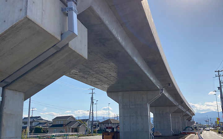 株式会社永和工業は橋梁工事最先端の技術で橋梁の建設に取り組むプロフェッショナル集団です。技術力向上に努め、橋梁など鋼構造物の架設に携わり生活や産業を支える基幹として貢献しております