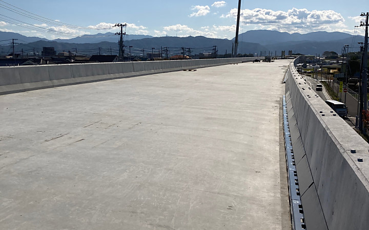 株式会社永和工業は橋梁工事最先端の技術で橋梁の建設に取り組むプロフェッショナル集団です。技術力向上に努め、橋梁など鋼構造物の架設に携わり生活や産業を支える基幹として貢献しております