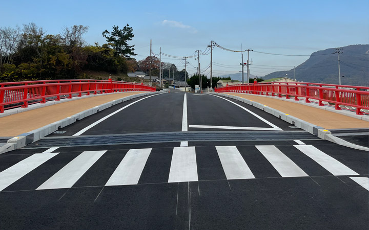 株式会社永和工業は橋梁工事最先端の技術で橋梁の建設に取り組むプロフェッショナル集団です。技術力向上に努め、橋梁など鋼構造物の架設に携わり生活や産業を支える基幹として貢献しております