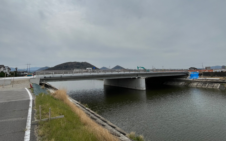 株式会社永和工業は橋梁工事最先端の技術で橋梁の建設に取り組むプロフェッショナル集団です。技術力向上に努め、橋梁など鋼構造物の架設に携わり生活や産業を支える基幹として貢献しております